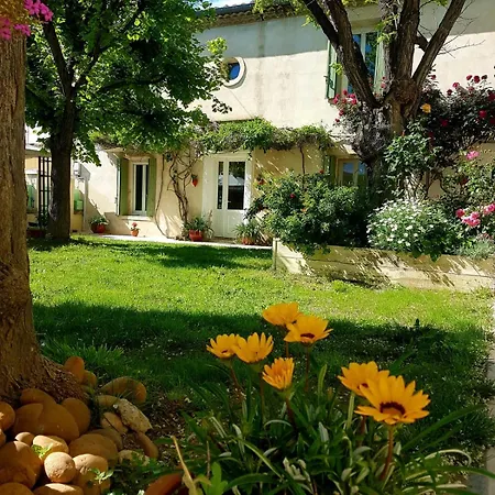 Frühstückspension Lacanepiere 3*